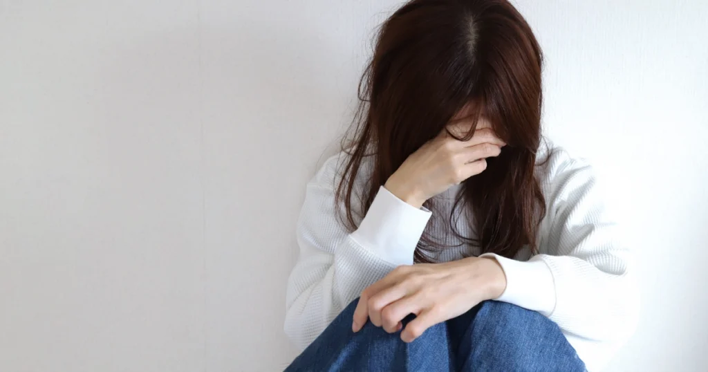 高額な退去費用に悩まされている女性