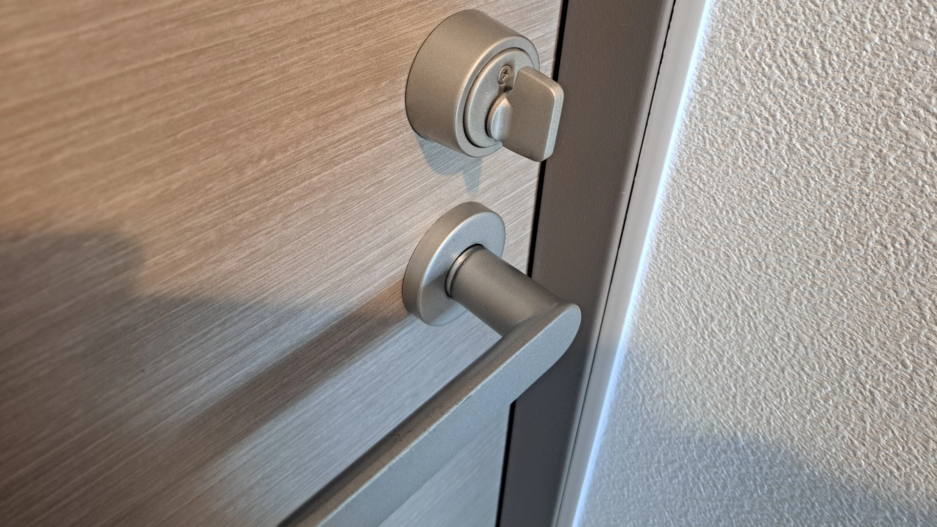 賃貸物件の室内扉の取っ手と鍵